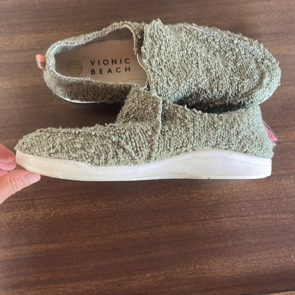 Vionic Beach Slip-On Green Shoes Size 6 - Picture 8 of 14